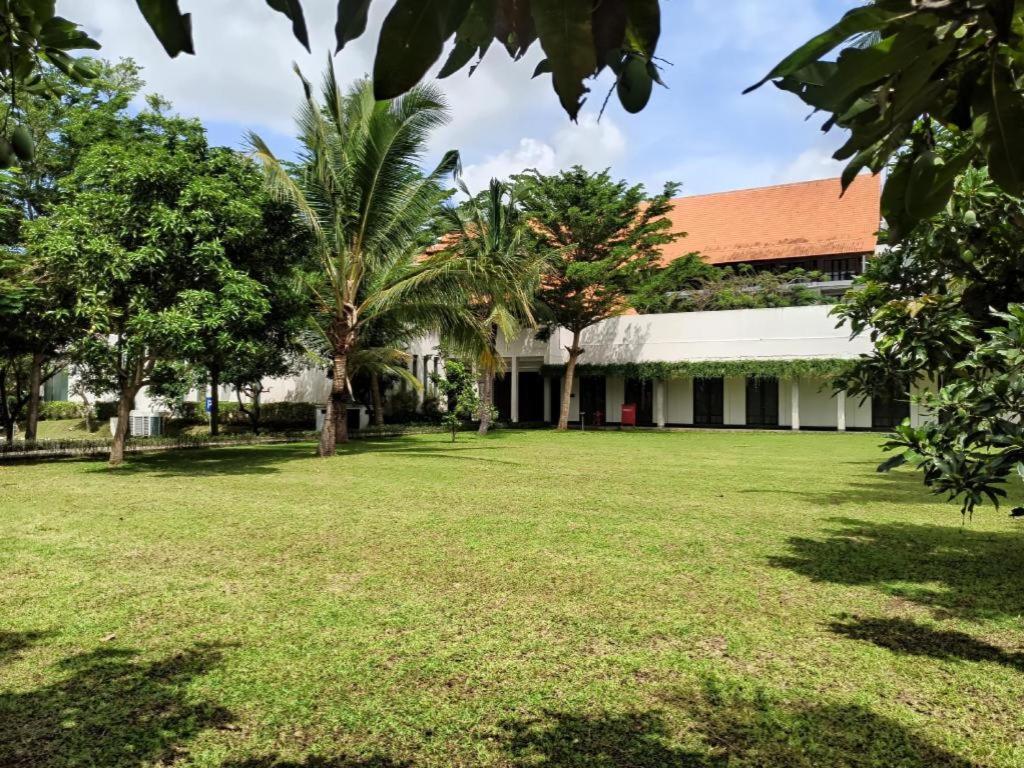 El Hotel Banyuwangi Баньюванги Экстерьер фото
