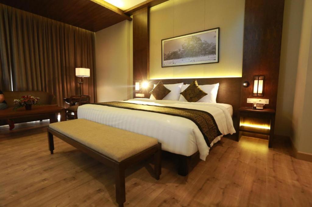 El Hotel Banyuwangi Баньюванги Экстерьер фото